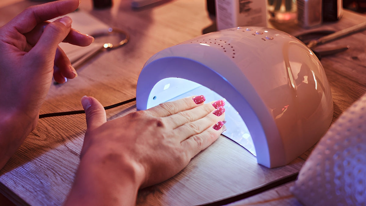 Nail Polish Dryer Machine : A Fun Beauty Playset for Young Creators